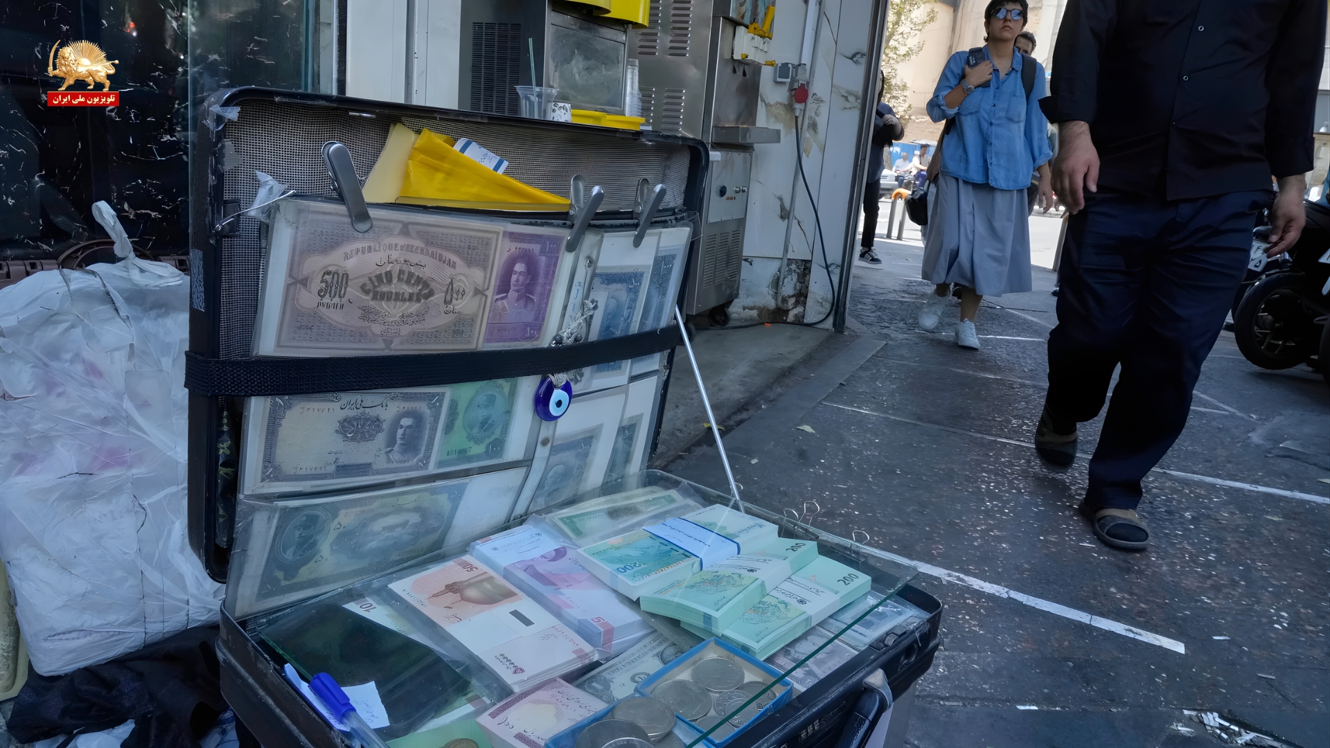 سقوط بیسابقه ارزش ریال؛ هر دلار به ۱۲۰هزار تومان رسید